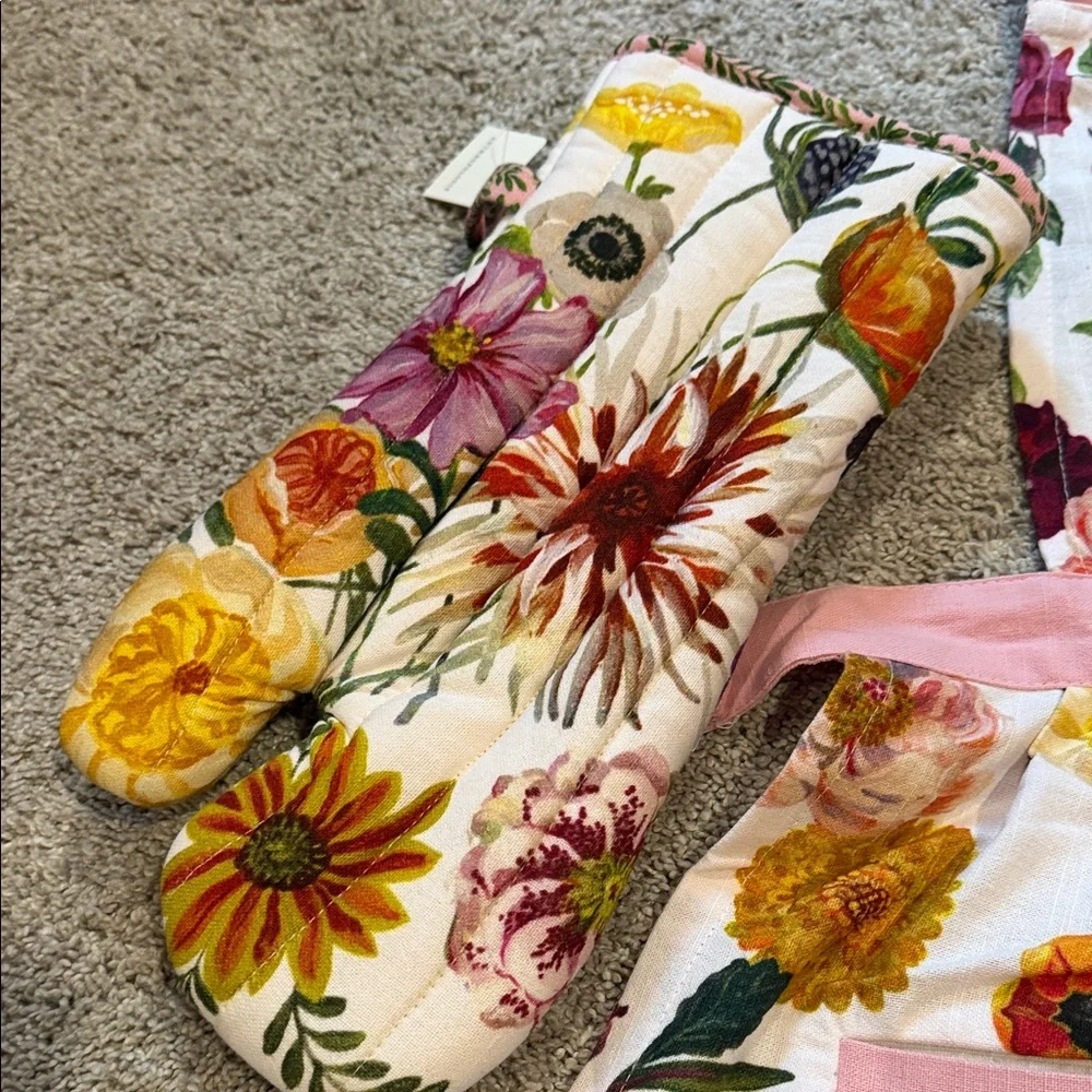 Anthropologie Floral Linen Apron Set in Pink, Yellow, Red, Purple, Green - Picture 3 of 10